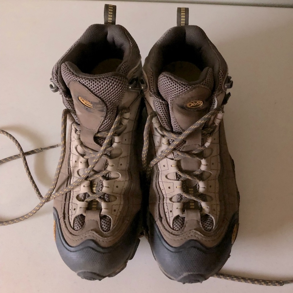 Oboz high top hiking shoes